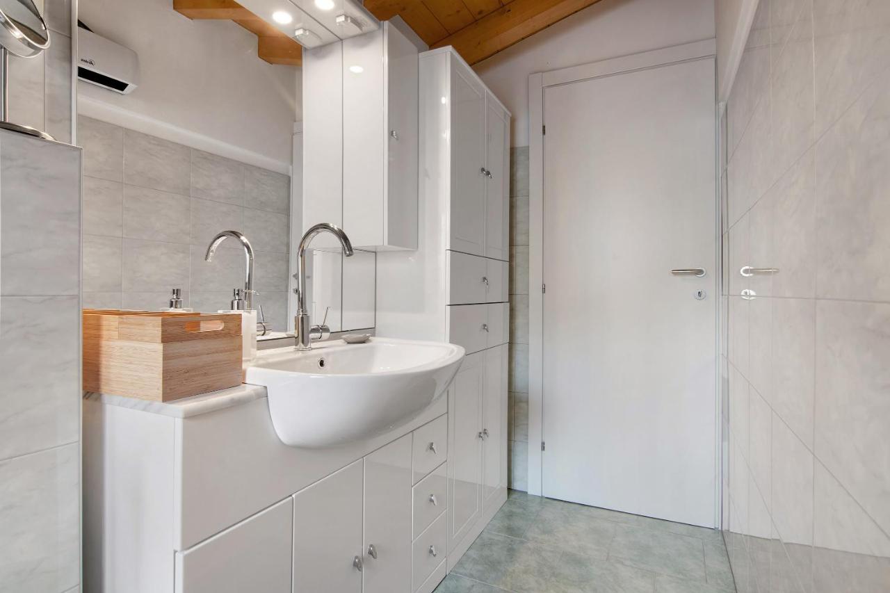 Fogazzaro Lake View Apartment Oria  Εξωτερικό φωτογραφία