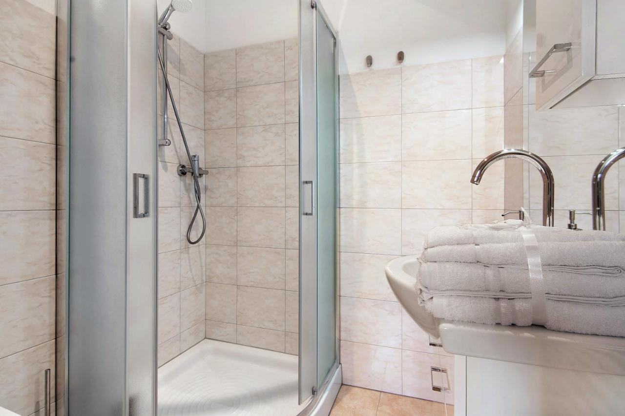 Fogazzaro Lake View Apartment Oria  Εξωτερικό φωτογραφία
